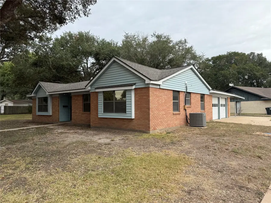3002 Lamar Circle, El Campo, TX 77437 - Image #3