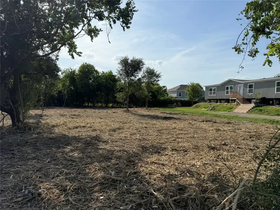 NA 10th Near Ave F1/2, San Leon, TX 77539 - Image #3