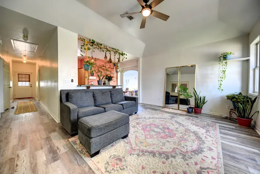 213 N Austin Street, Brenham, TX 77833 - Image #2