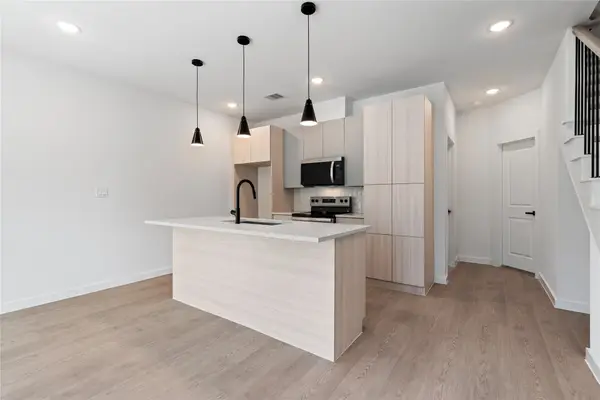 1031 North Lane, Houston, TX 77088