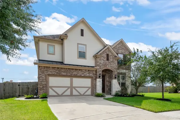 2803 Parkside Village Court, Pearland, TX 77581