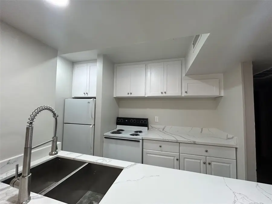 5343 Richmond Avenue #11, Houston, TX 77056 - #3