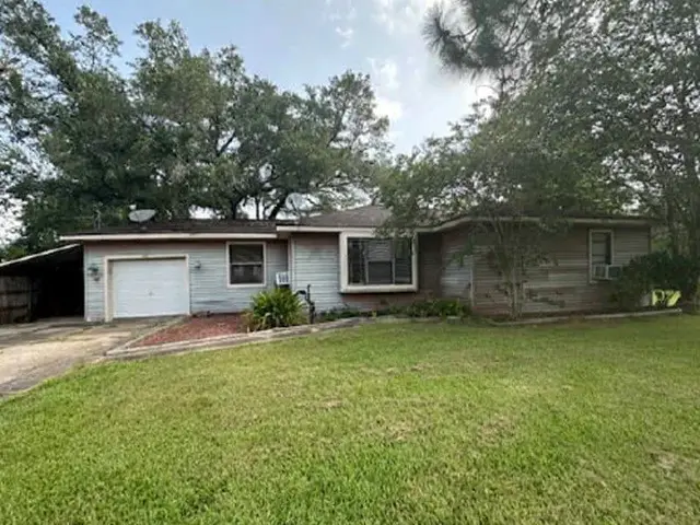 113 Iden Drive, Angleton, TX 77515 - #1