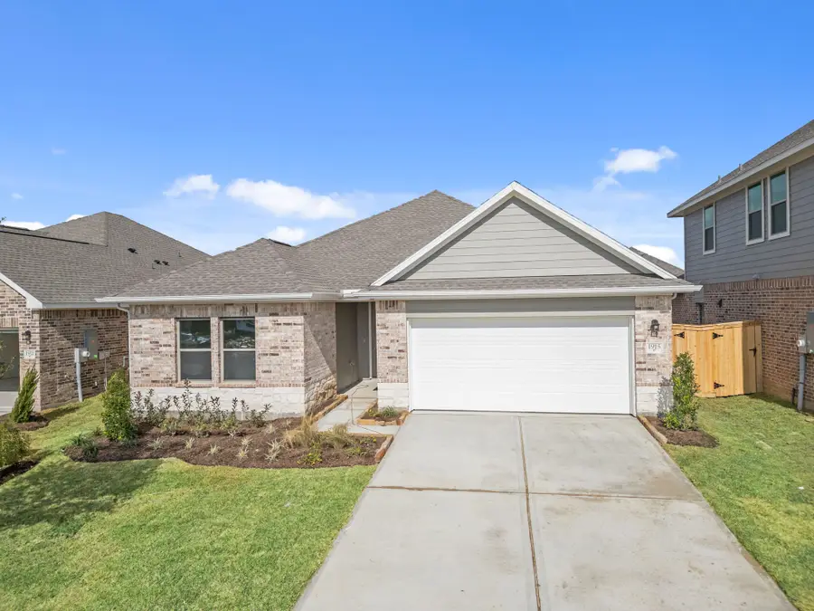 1915 Stargazer Lane, Angleton, TX 77515 - Image #2