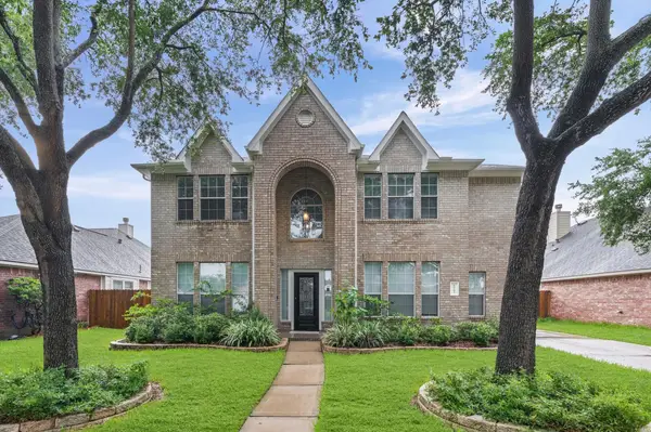 10201 Forest Spring Lane, Pearland, TX 77584