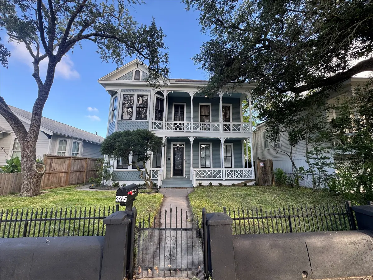 3215 Avenue P 1/2, Galveston, TX 77550 - #1