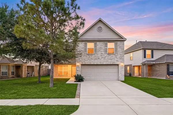 8015 Narrow Brook Way, Houston, TX 77016