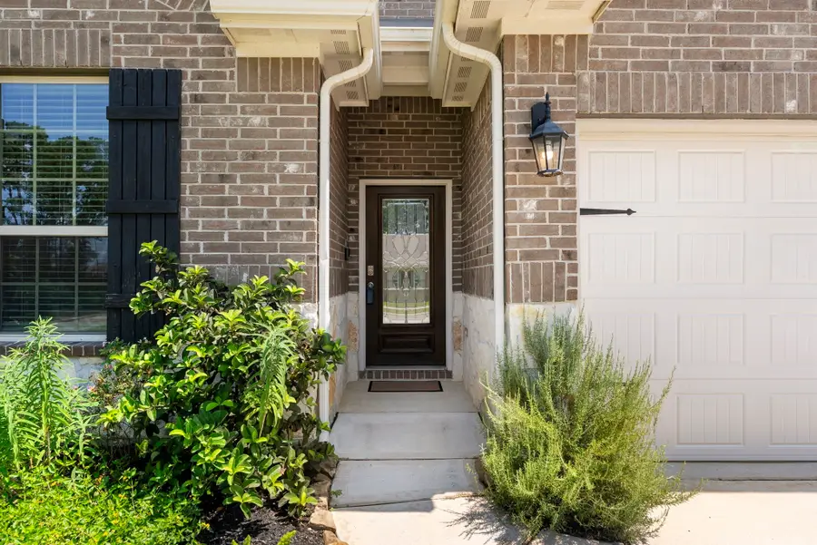 14096 Silver Falls Court, Conroe, TX 77384 - Image #3