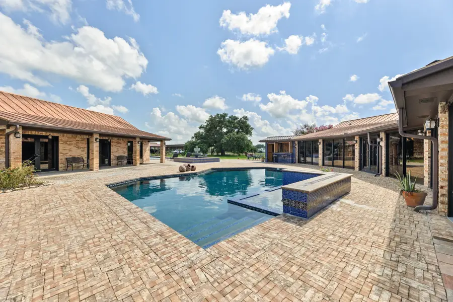 1226 County Road 45, Angleton, TX 77515 - Image #2