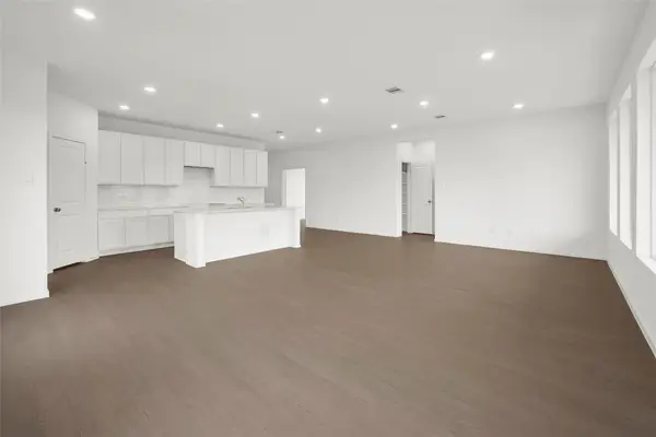 201 Orchard Cove, Snook, TX 77879