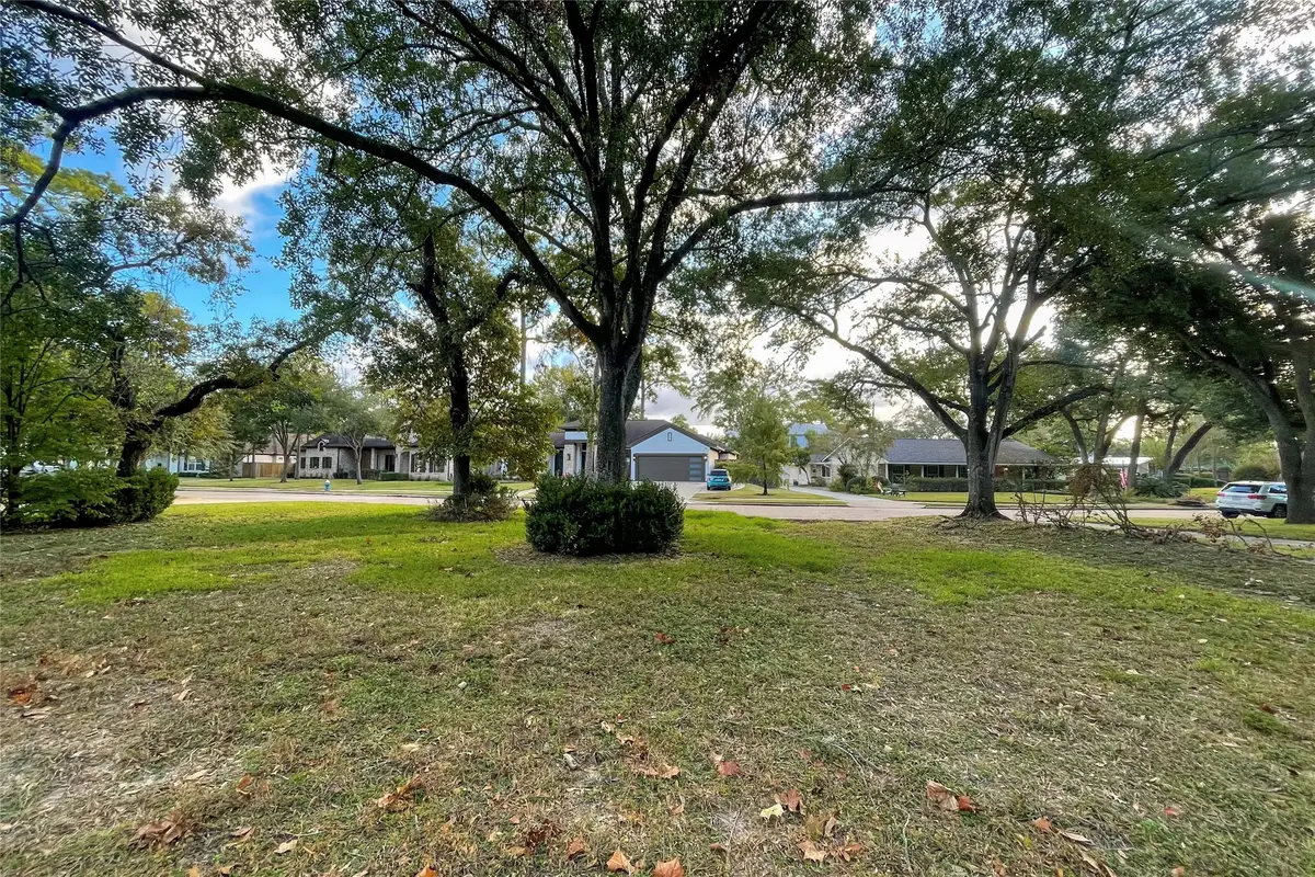 327 Electra Drive, Houston, TX 77024 - Image #1