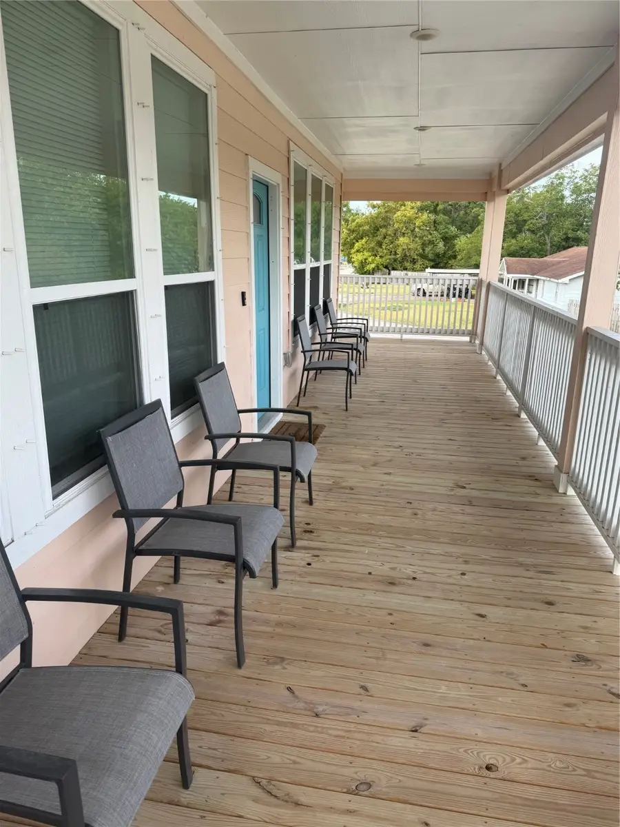 281 Bay Oaks Drive, La Porte, TX 77571 - Image #2