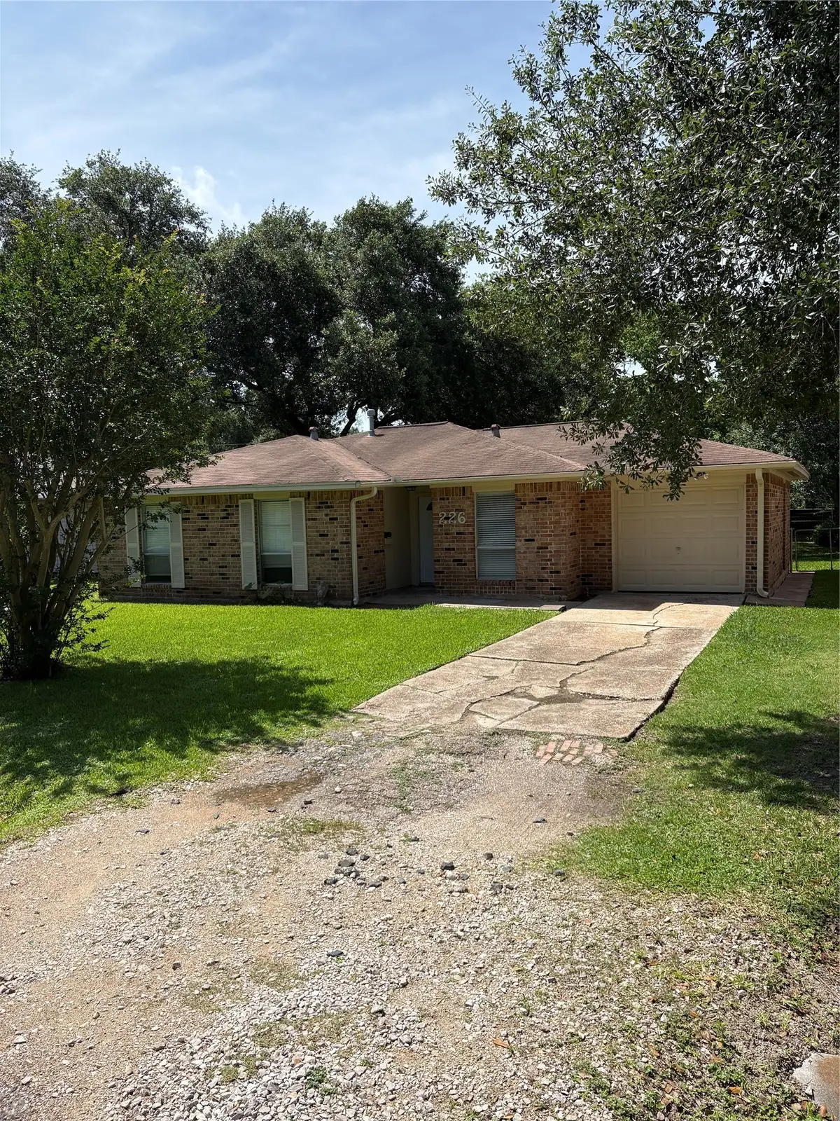 226 E Dumble Street, Alvin, TX 77511 - #1