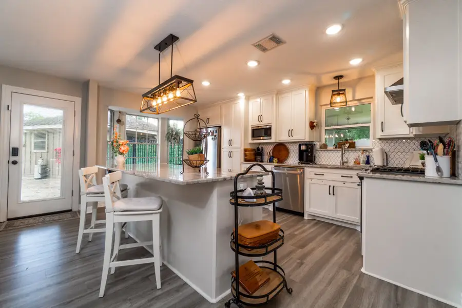 229 N Amherst Drive, West Columbia, TX 77486 - Image #3