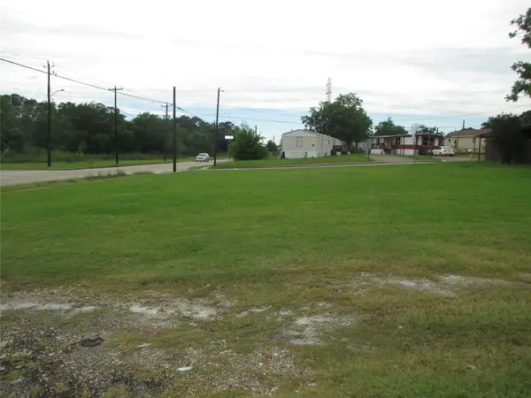 1008 W Main Street, Baytown, TX 77520