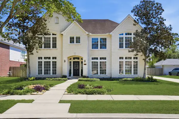 803 Hidden Creek Lane, Friendswood, TX 77546