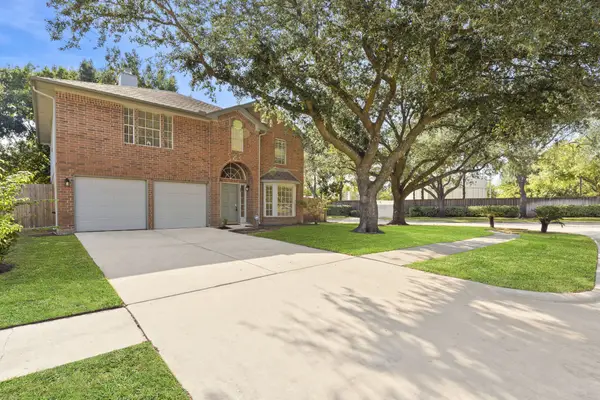 4911 Silver Fox Drive, Houston, TX 77066