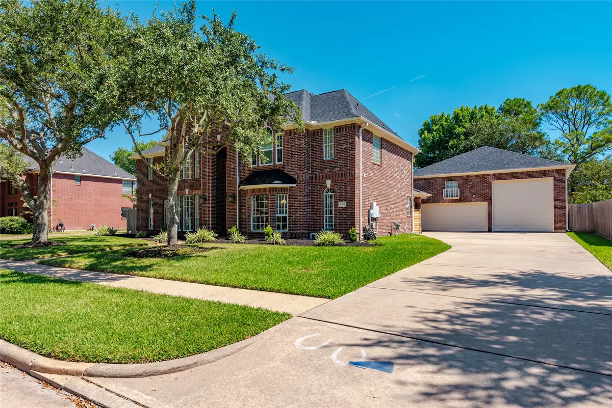 1305 Edgewater Drive, Friendswood, TX 77546 - Image #1