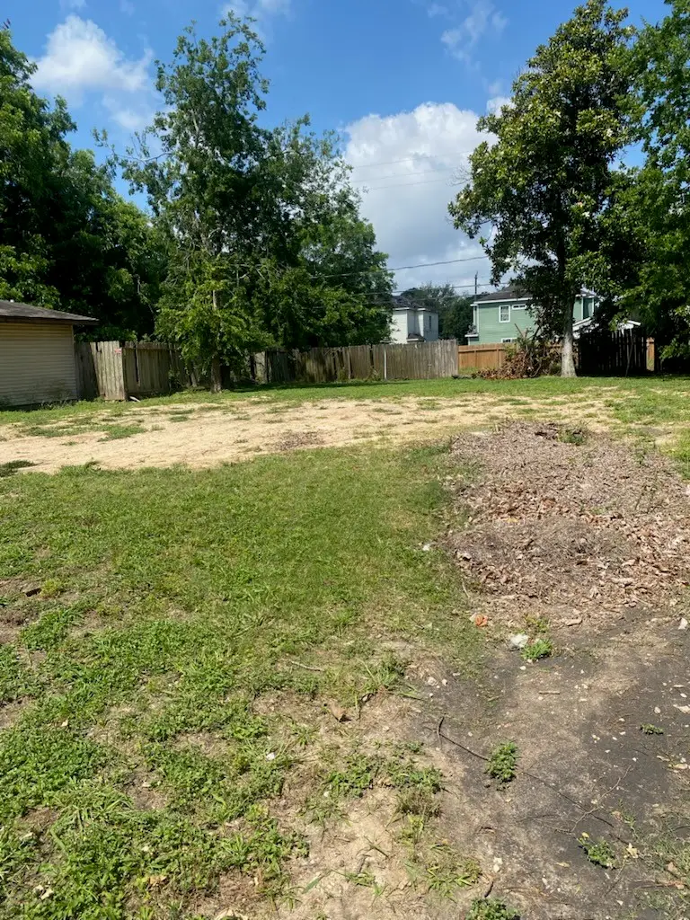 8922 Vinearbor Street, Houston, TX 77033 - Image #1