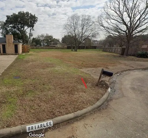 2047 Briarlee Drive, Houston, TX 77077