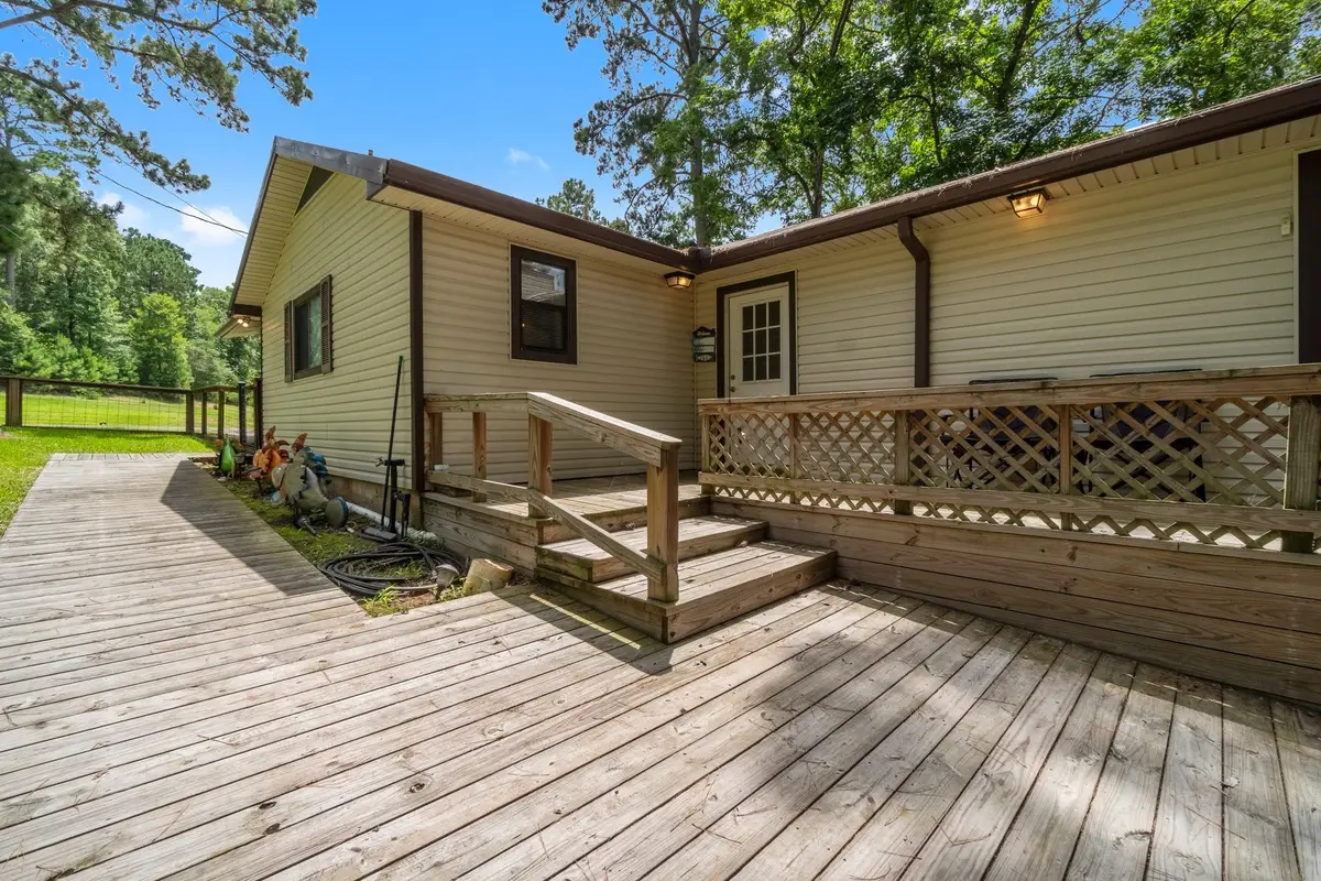 31 N Lakeview Drive, Pointblank, TX 77364 - Image #1