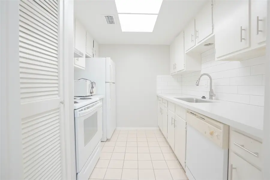 2220 S Piney Point Road #207, Houston, TX 77063 - Image #3