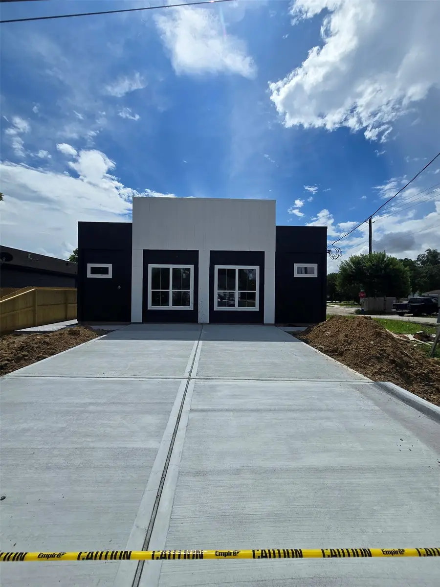 7800 Bowen Street #A-B, Houston, TX 77051 - #2
