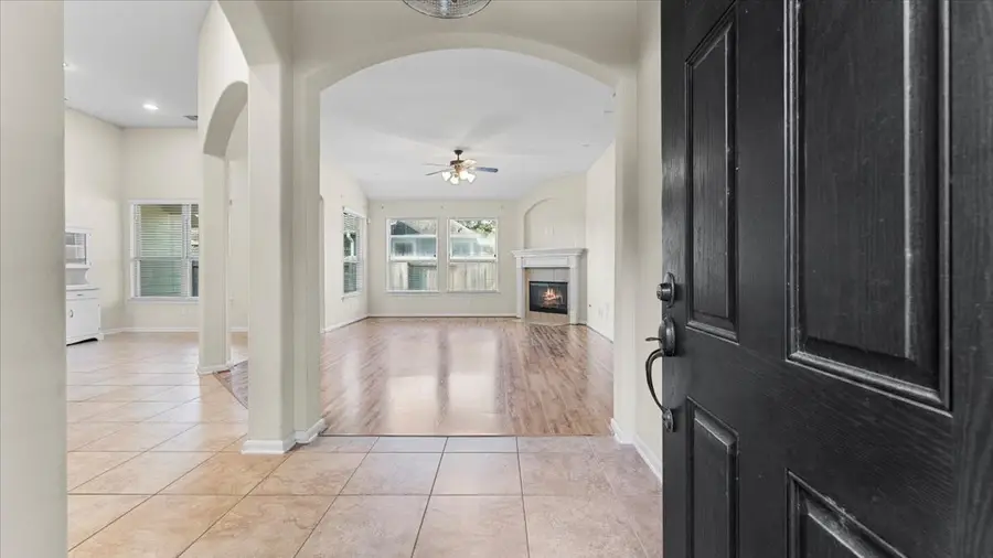 11303 Crestbrook Park Lane, Tomball, TX 77375 - Image #3