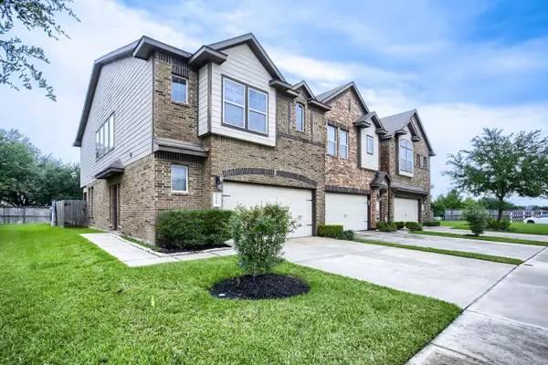 3310 Rainflower Springs Lane, Rosenberg, TX 77471