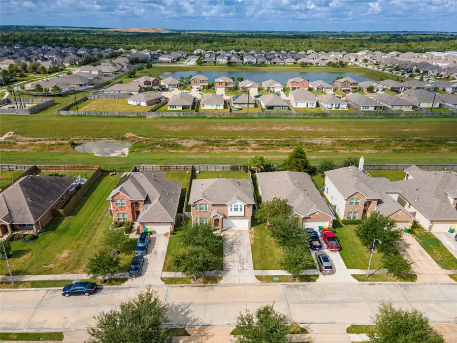 512 Forest Village Circle, La Marque, TX 77568 - #3