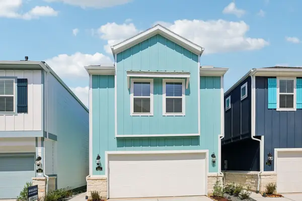 555 Avisa Drive, Kemah, TX 77565