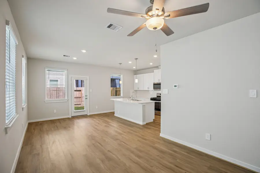 555 Avisa Drive, Kemah, TX 77565 - Image #3