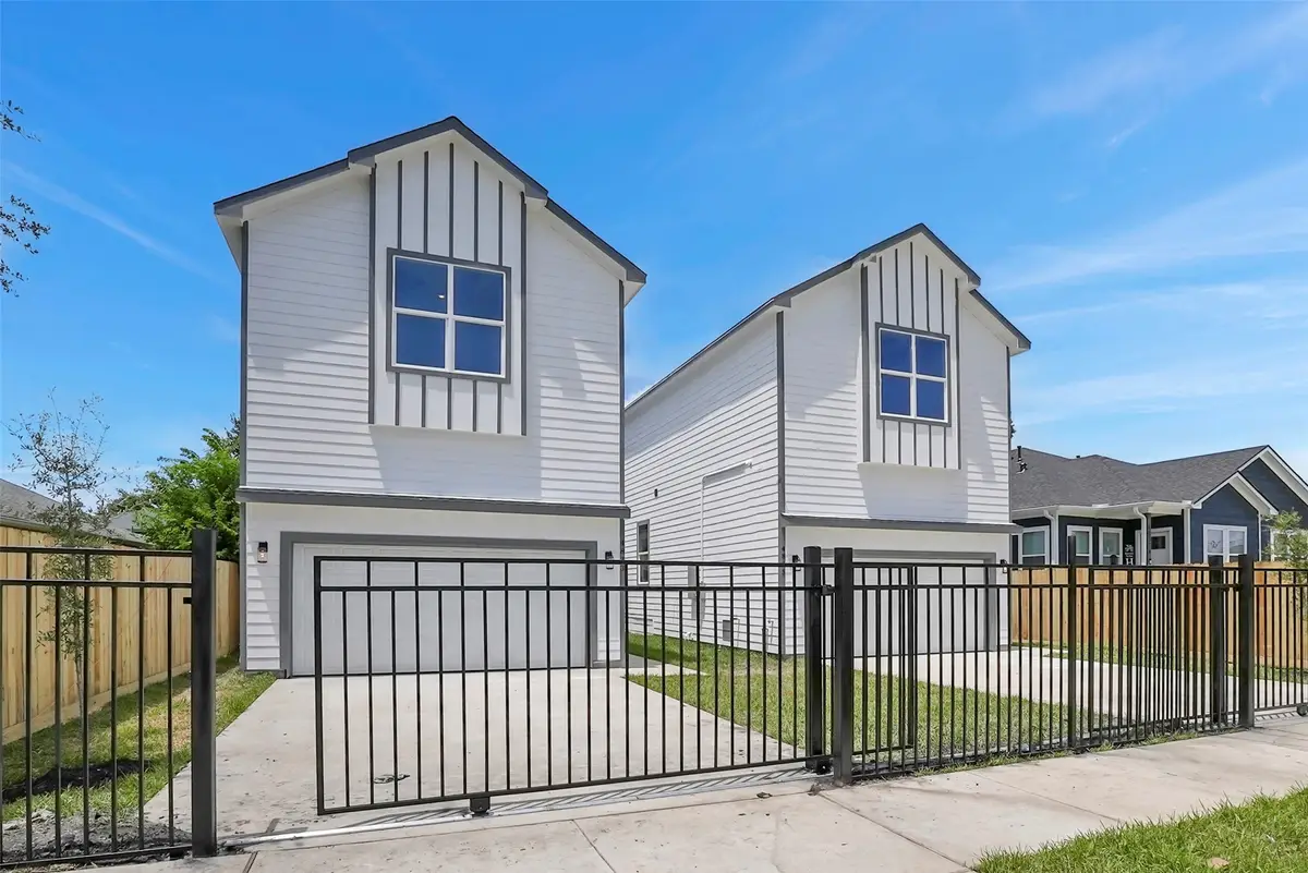 4833 Paula Street, Houston, TX 77033 - Image #1