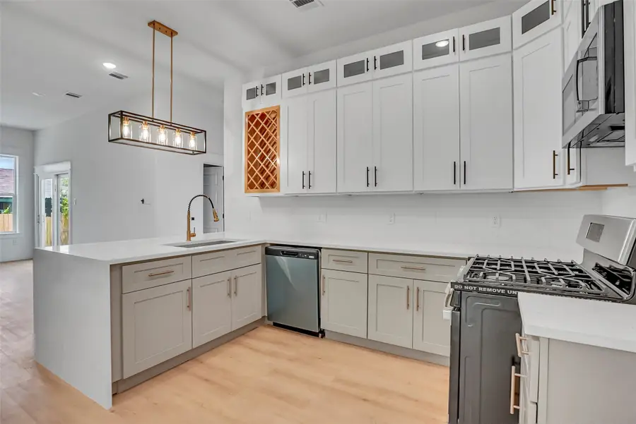 4833 Paula Street, Houston, TX 77033 - Image #3