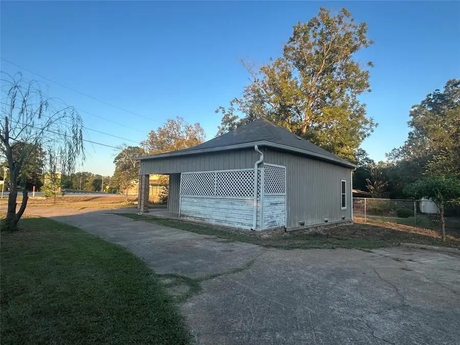 511 Thomas Street, Center, TX 75935 - Image #3