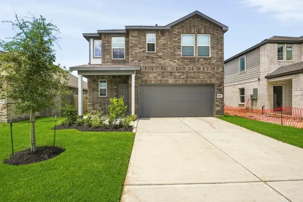 302 Amy Street, Angleton, TX 77515