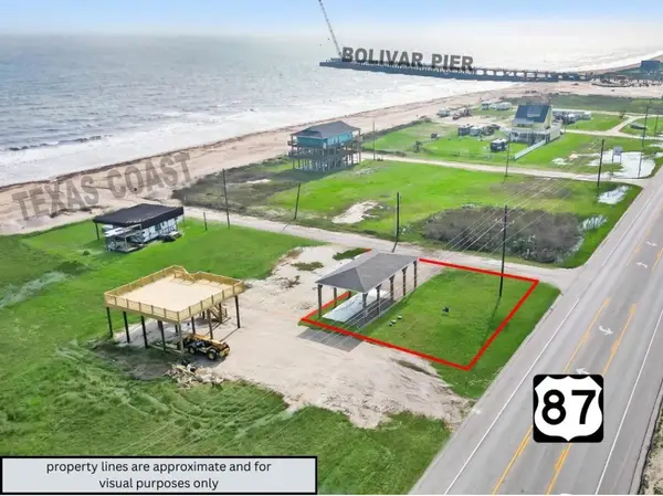 996 S Mae Street, Gilchrist, TX 77617