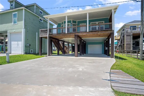 975 S Cove, Crystal Beach, TX 77650