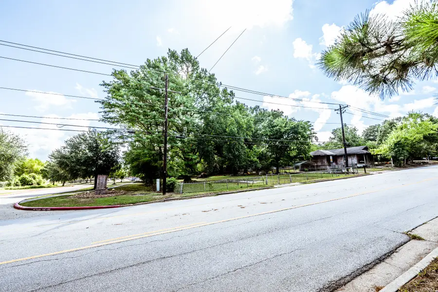 2303 Sycamore Avenue, Huntsville, TX 77340 - #3