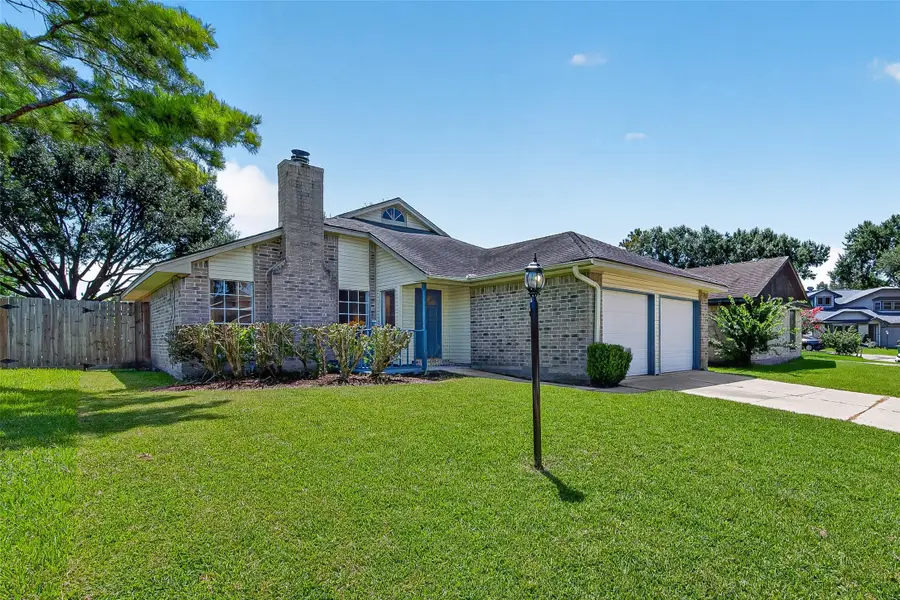 3311 S Briar Knoll Drive, Houston, TX 77082 - #2