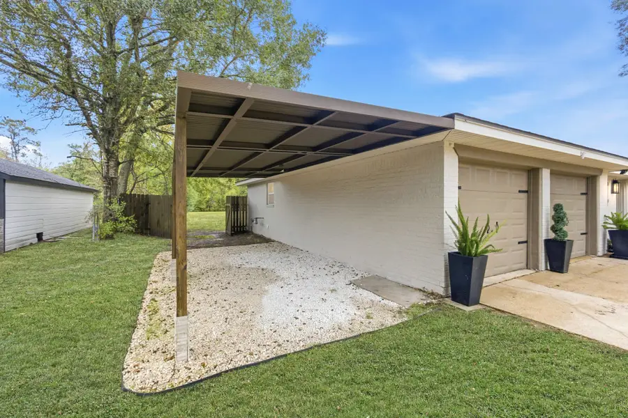 320 Meadow Drive, Bridge City, TX 77611 - Image #3