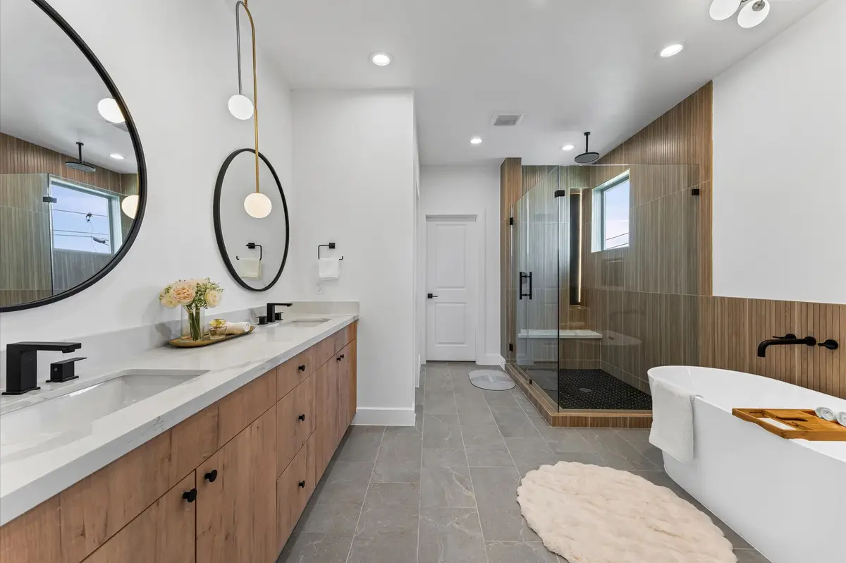 1122 W 17th Street #E, Houston, TX 77008 - Image #1