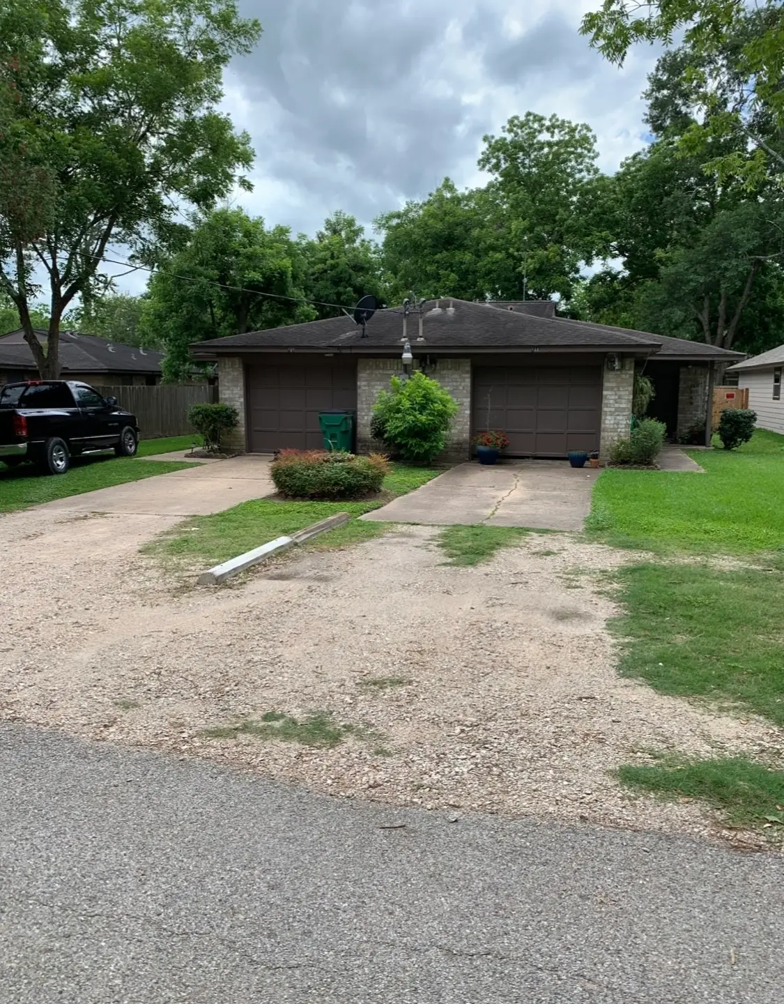 409-411 Hurst Place, Angleton, TX 77515 - Image #1