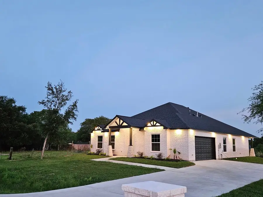 7717 Prairie Street, Hitchcock, TX 77563 - Image #2