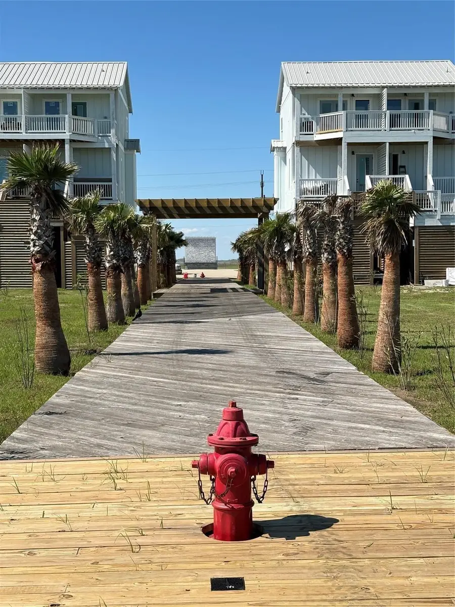 583 Annabelle Drive, Gilchrist, TX 77617 - Image #3