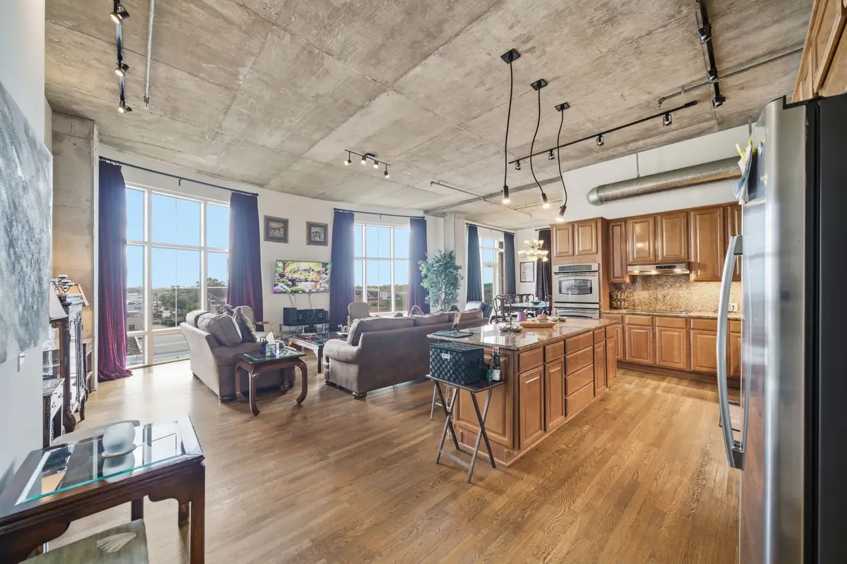 1616 Fountain View Drive #510, Houston, TX 77057 - Image #1