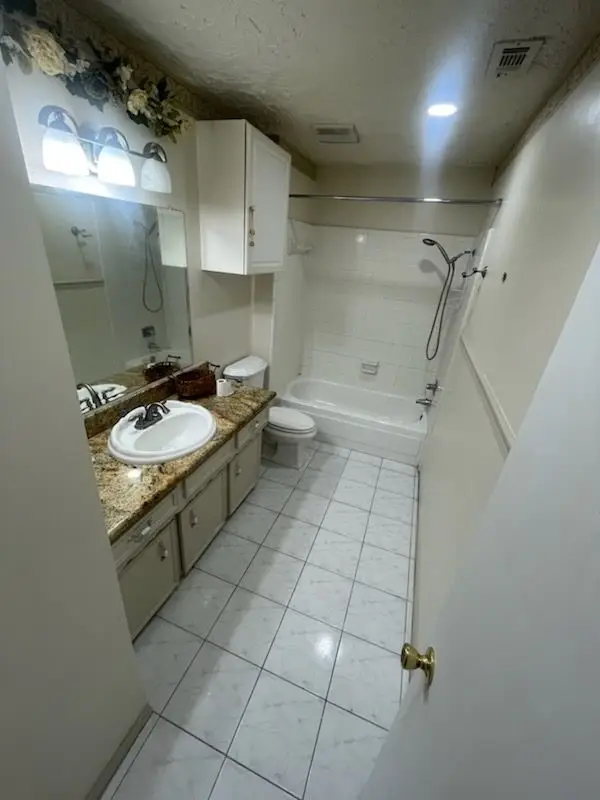 12 Barcelona Court, Missouri City, TX 77459 - Image #3