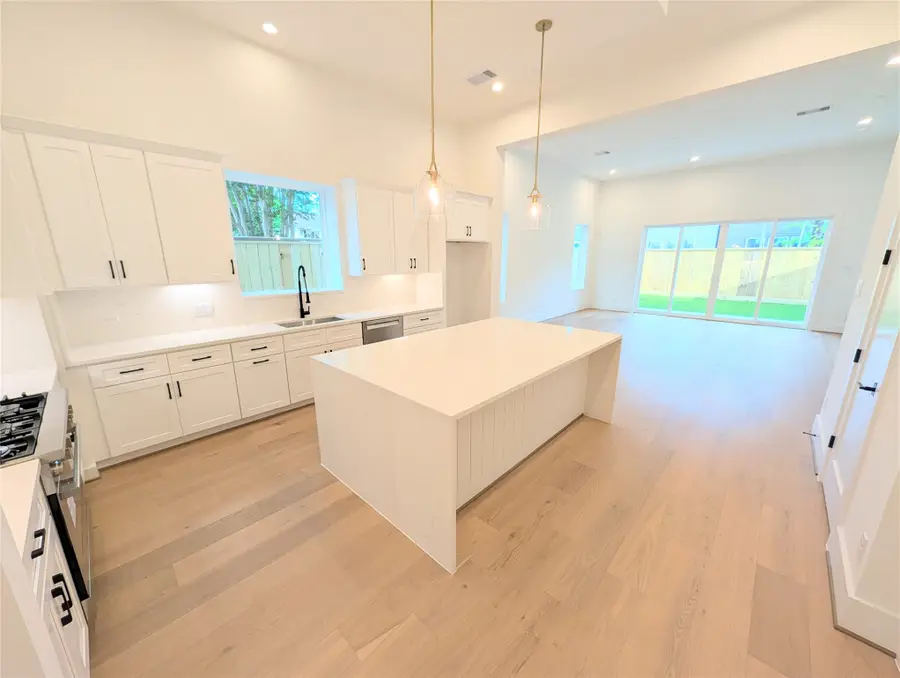 406 E 28th Street, Houston, TX 77008 - #3