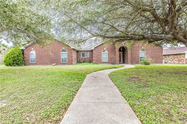 5 Las Brisas Place, Port Lavaca, TX 77979