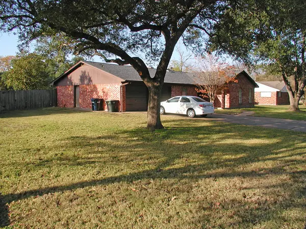1902 Bee Creek Drive, College Station, TX 77840